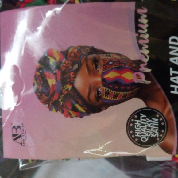 MATCHING hat&mask - Picture 3 of 4